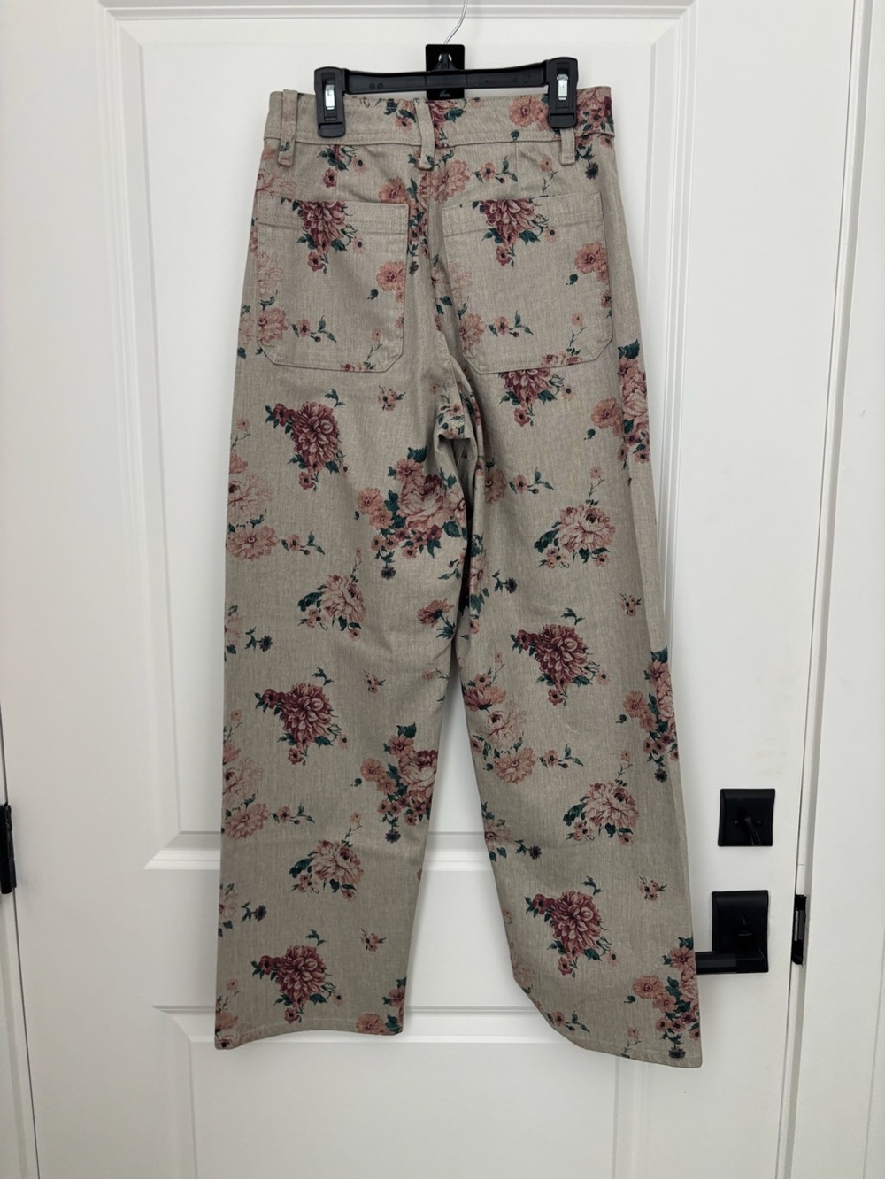 Universal Thread Cream Floral Straight Leg Jeans with Pink Accents - Picture 3 of 4